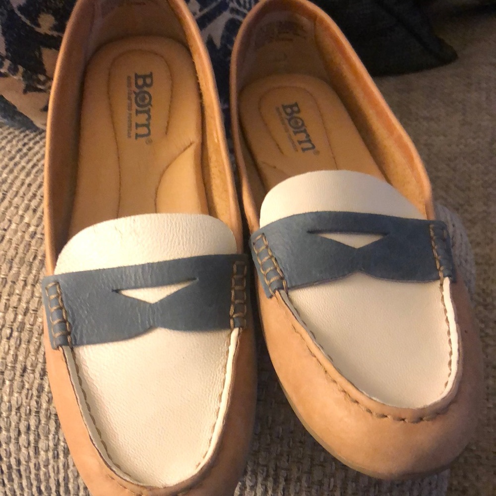 Super cute Born brand flats 5 1/2 medium